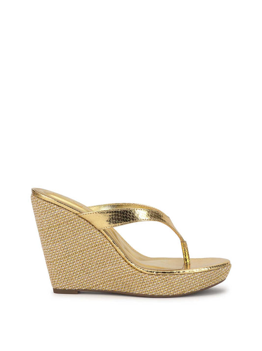 Jessica Simpson Sale | Jyseta Wedge in Gold