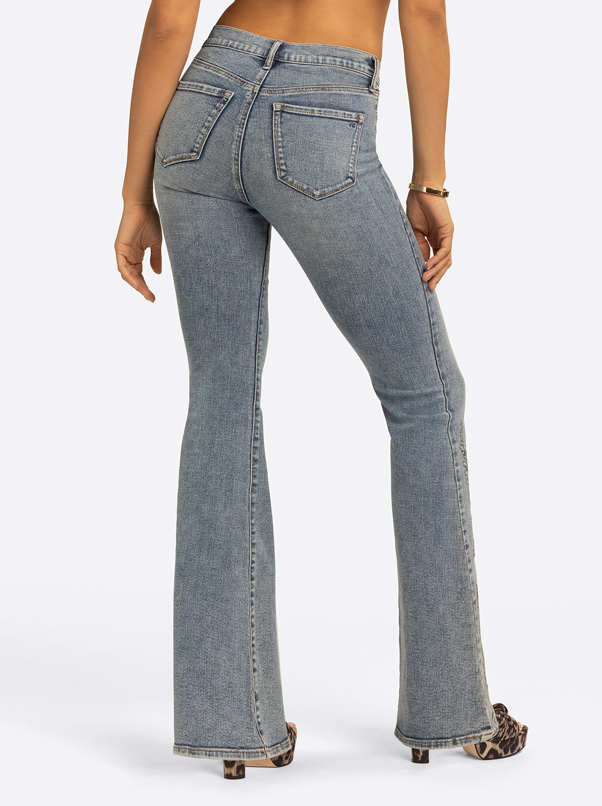 Jessica Simpson Online | JS Jessica Simpson Hollywood High Rise Flare Jean in Boone