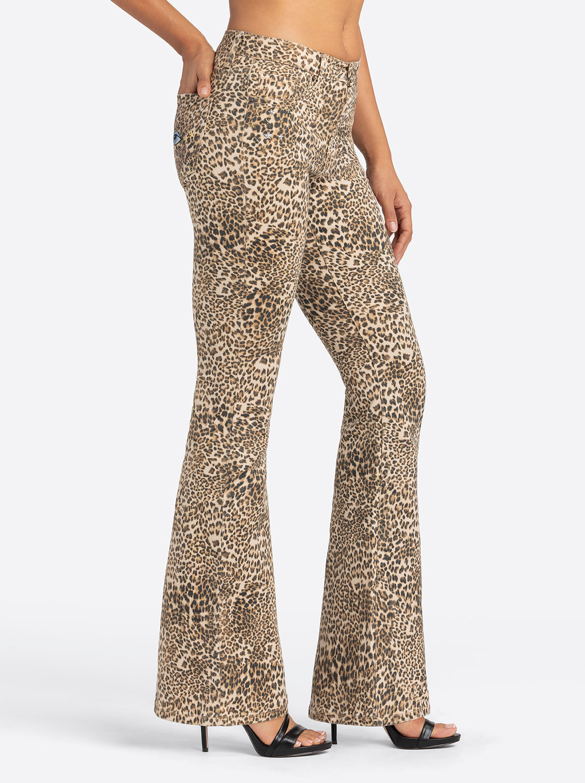 Jessica Simpson Outlet | Jessica Simpson 2.0 Stevie Flare Jeans in Seedpearl