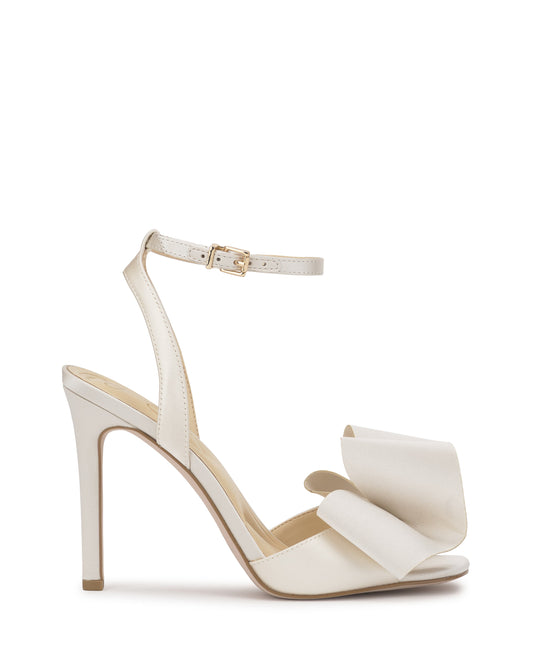Jessica Simpson For Sale | Olivine High Heel in Off White