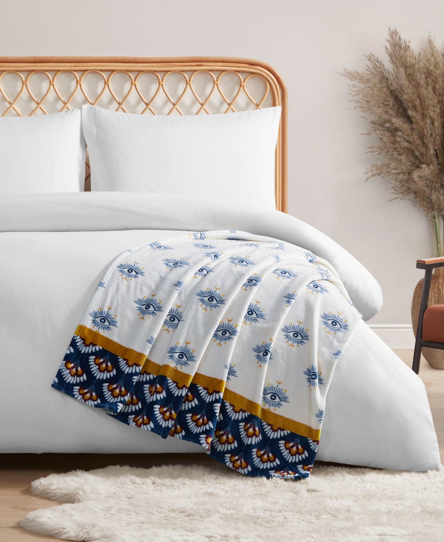 Jessica Simpson Discount | Celeste Plush Throw Plush in White & Navy
