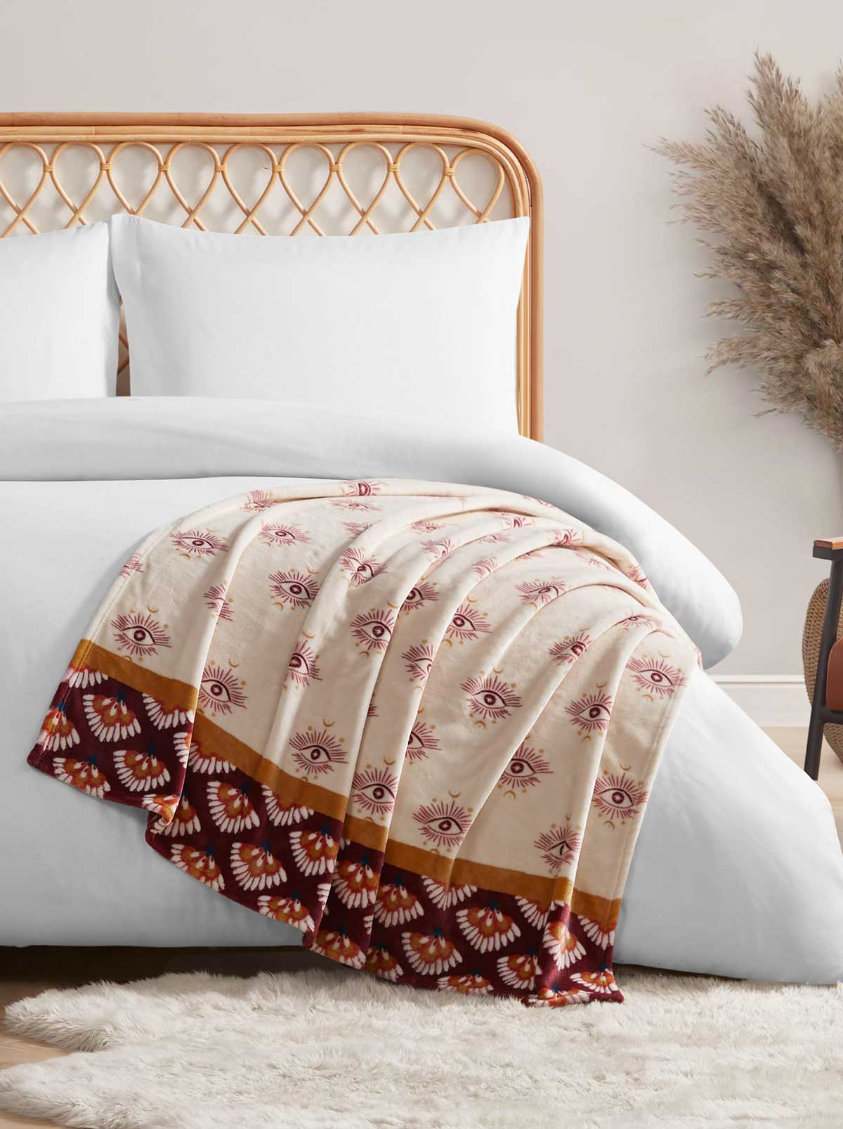 Jessica Simpson On Sale | Celeste Plush Throw in Burgandy Red