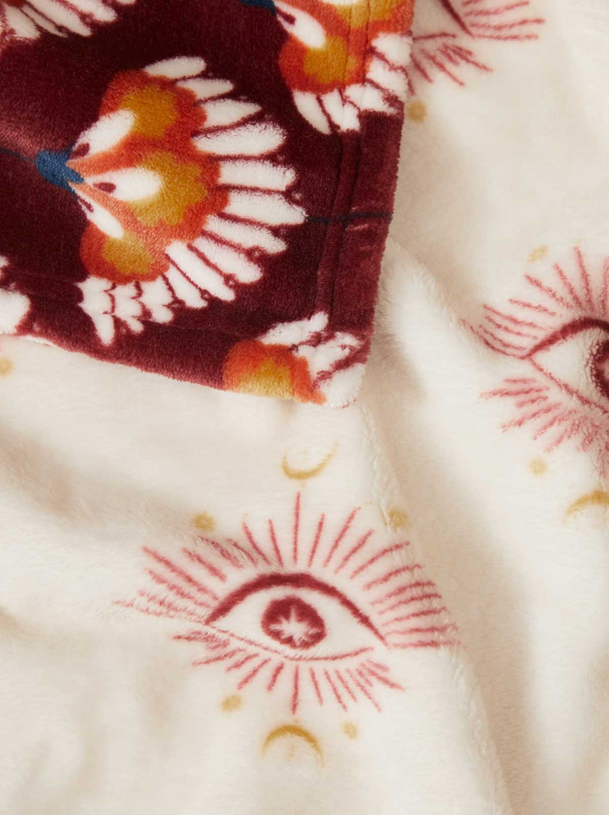 Jessica Simpson On Sale | Celeste Plush Throw in Burgandy Red