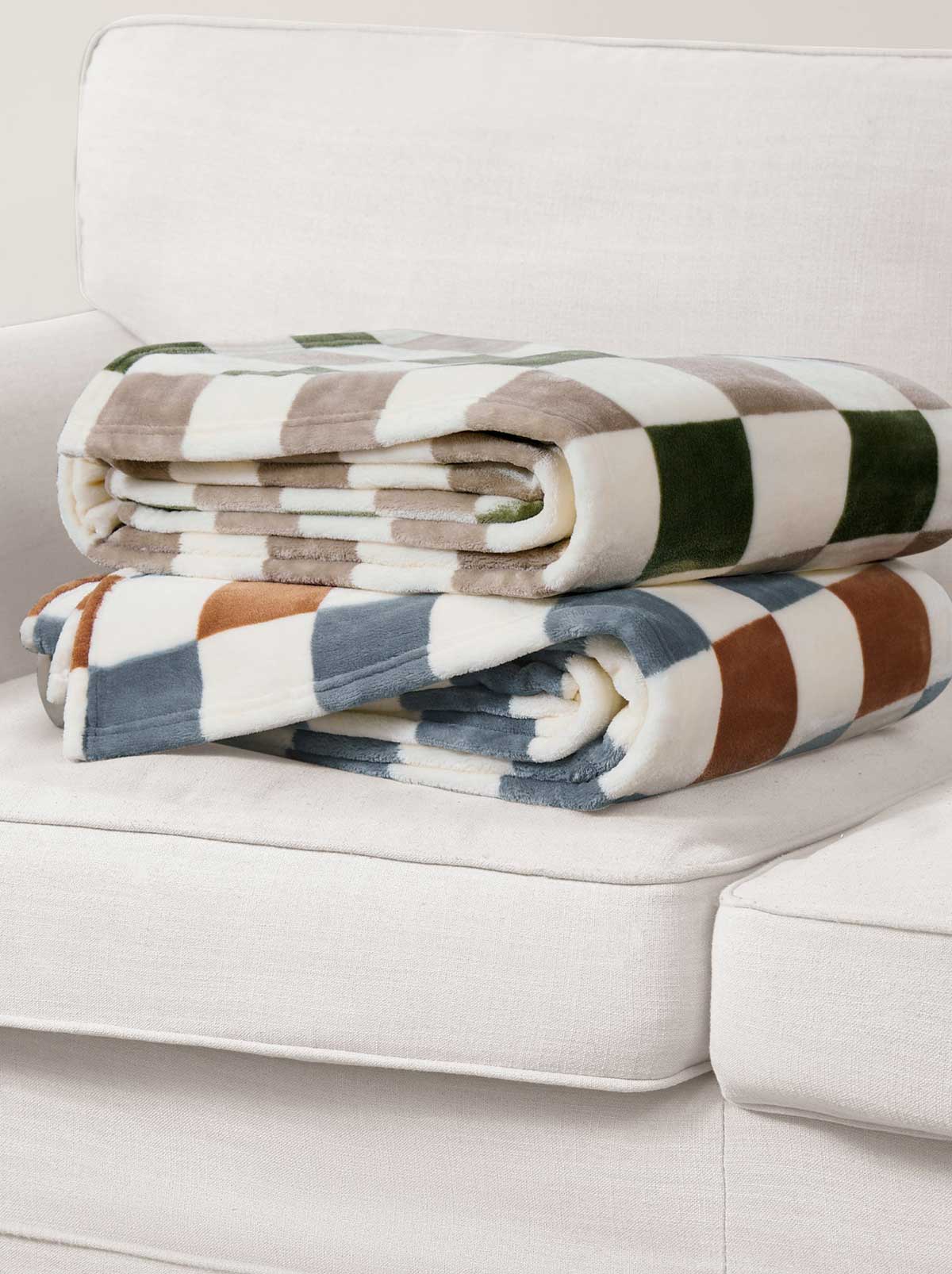 Jessica Simpson Online | Emery Checkerboard Plush Throw in Olive & Grey