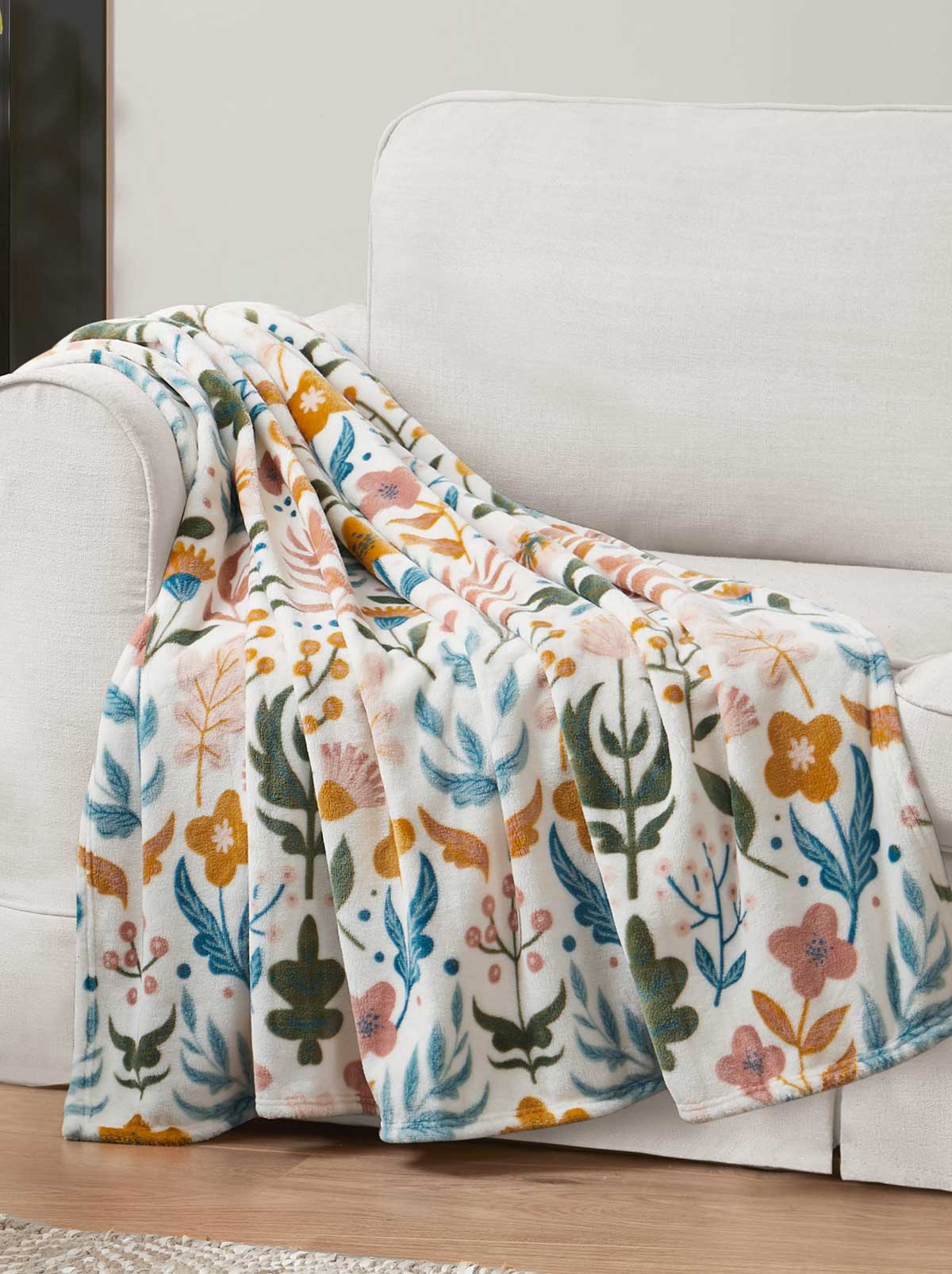 Jessica Simpson Discount | Mila Plush Throw in Blush