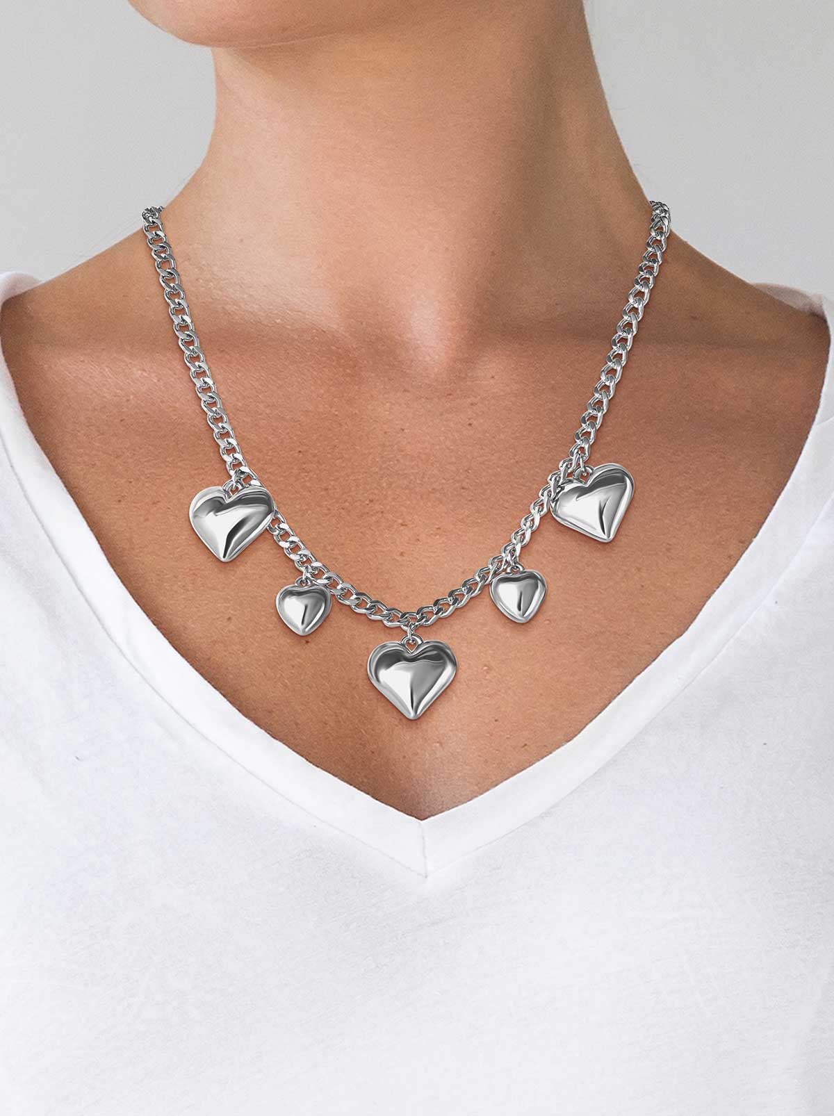 Jessica Simpson Online | 5 Heart Necklace