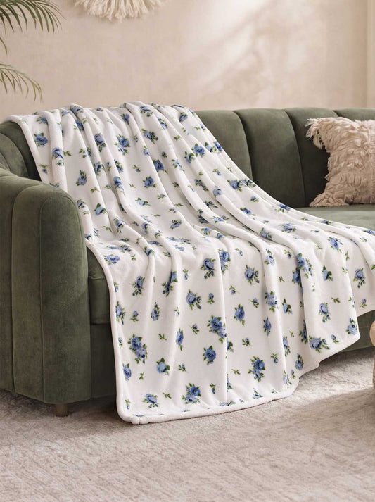 Jessica Simpson Outlet | Cottage Rose Blue Plush Throw Blanket