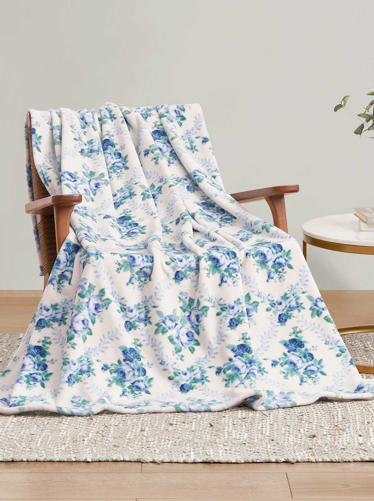 Jessica Simpson Sale | Braelyn Blue Roses Plush Throw Blanket
