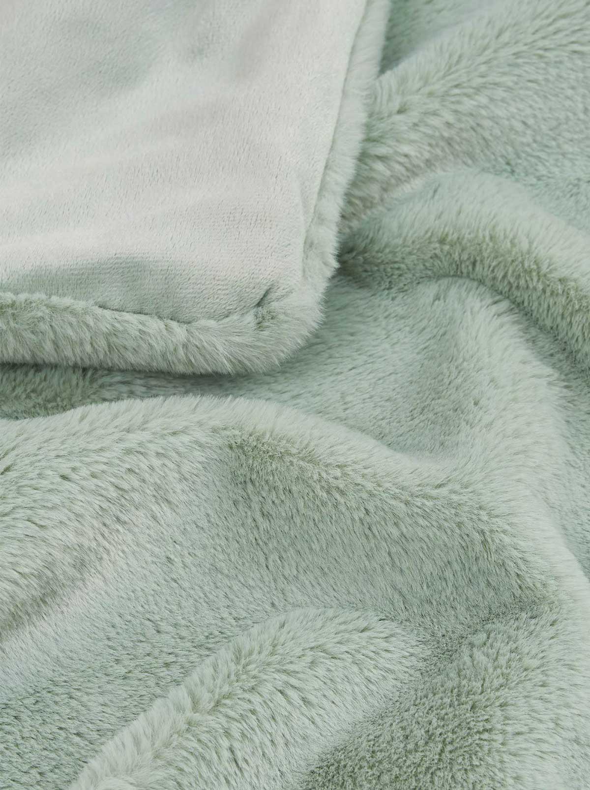 Jessica Simpson Outlet | Faux Fur Throw Blanket in Sea Foam Green
